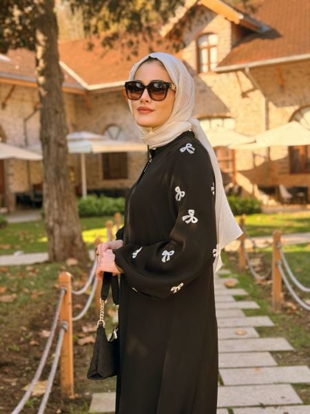 Şeyda Reglan Abaya