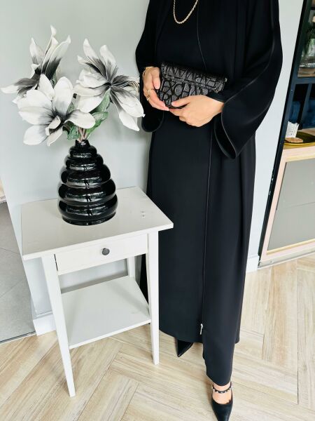 Black Piping Ferrace