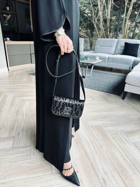 Black Piping Ferrace